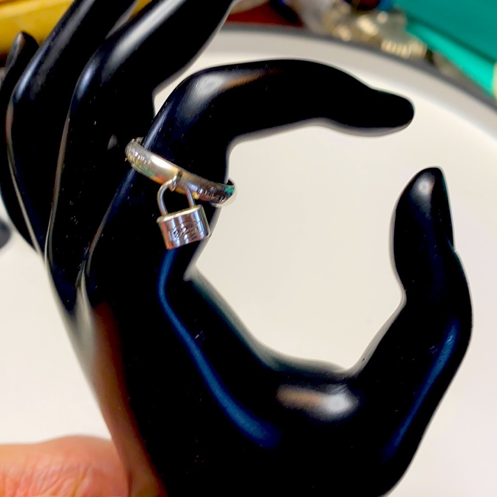 Tiffany & CO retired lock ring, antique ? - Picture 2 of 5